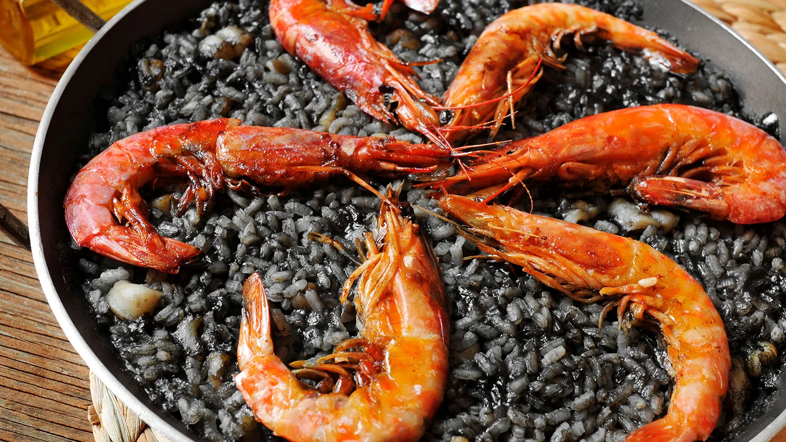 Schwarze Paella