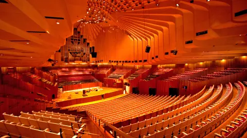 PER111_26_Australien_ausflug_1920x1080px_Sydney-Opernhaus-innen-placeholder