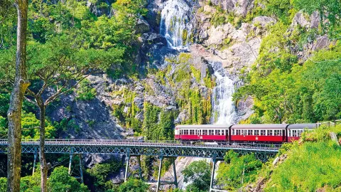 PER111_26_Australien_content_1920x1080px_Kuranfa_Zugfahrt-durch-den-Regenwald-placeholder