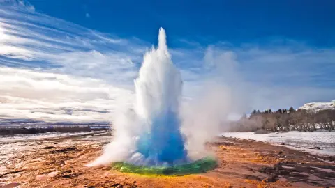 Strokkur-Geysir in Island entdecken-placeholder